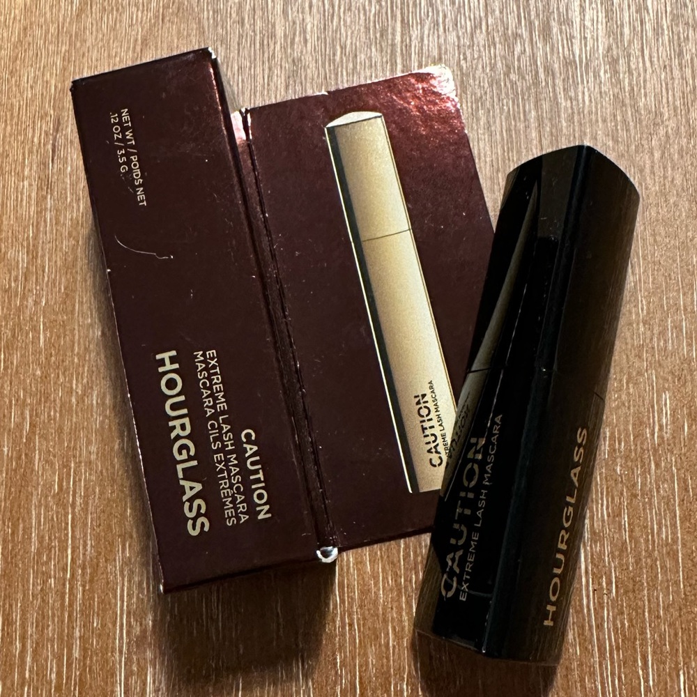[NEW UNOPENED] HOURGLASS Caution Extreme Lash Mascara, Ultra Black, Travel size